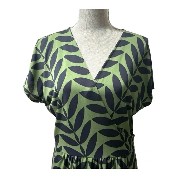 Ann Taylor Navy Leaf Print Wrap Dress size 10 - Picture 8 of 13